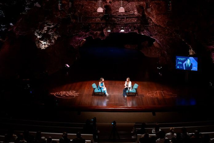 Noticias | Gemma Mengual inaugura en Jameos del Agua el ciclo de encuentros con grandes voces ‘Cangrejos Albinos’