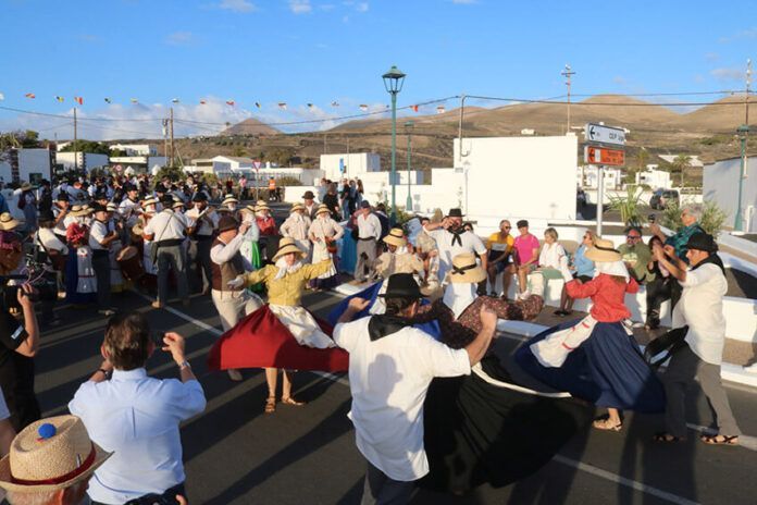 Noticias Yaiza | Uga llena las calles de alegría y tradición en su romería