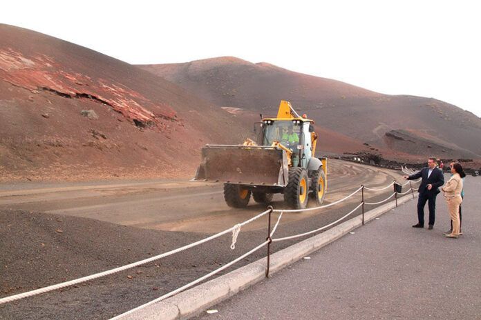 Noticias Yaiza | Yaiza acondiciona el echadero de camellos de Timanfaya