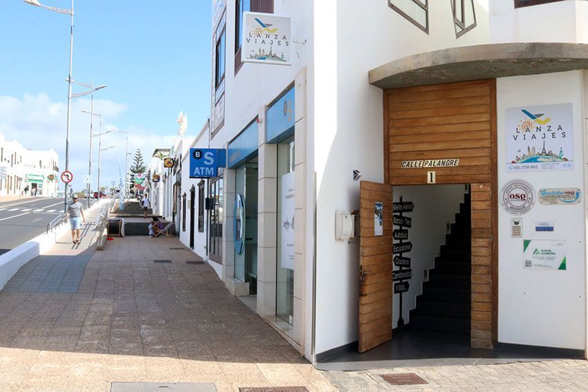 Agencia de Viajes LanzaViajes, en Playa Blanca Lanzarote (exterior)