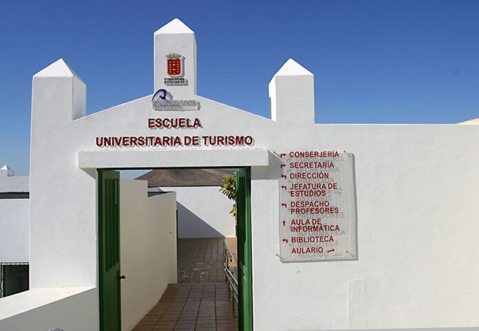 Noticias | La Escuela Universitaria de Turismo de Lanzarote convoca a las 32 promociones de su historia al I Encuentro Alumni