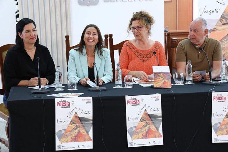 Noticias | Lanzarote reúne a medio centenar de poetas en el II Festival Internacional de Poesía ‘Versos, Volcanes y Viento’