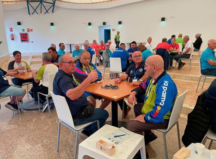 Noticias Yaiza | Playa Blanca reúne a lo más granado del dominó de Canarias