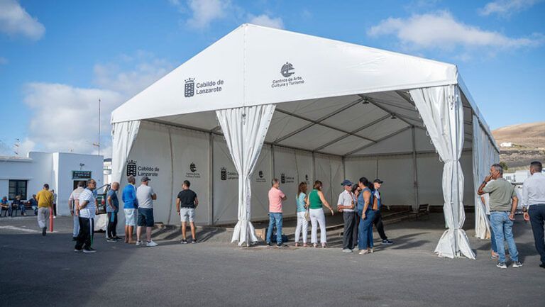 Noticias Yaiza | El Cabildo instala una carpa en la cancha de bola canaria de Uga