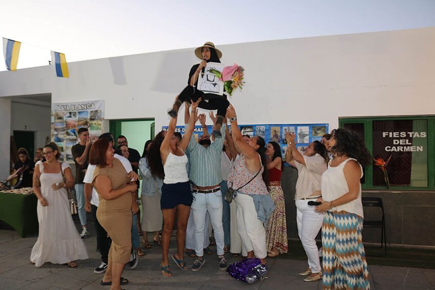 Noticias Playa Blanca | Playa Blanca abre sus Fiestas del Carmen con un emotivo homenaje a la historia del pueblo