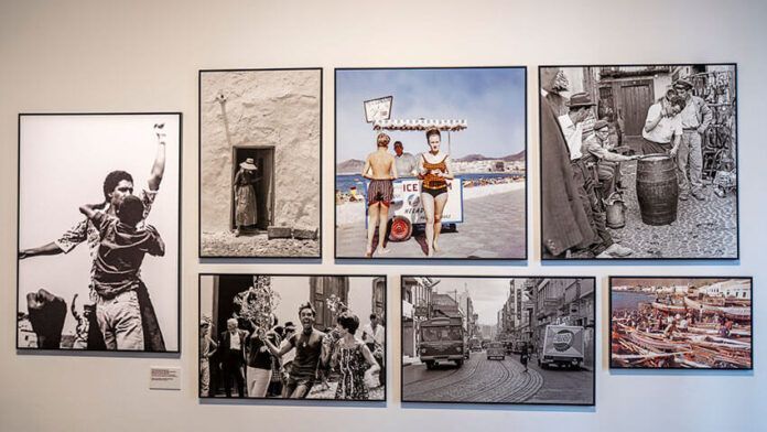 Una exposición fotográfica en La Casa Amarilla recoge 50 años de historia de los archipiélagos de la Macaronesia