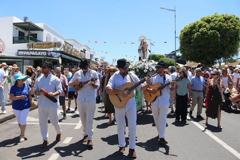 Procesión Virgen del Carmen en Playa Blanca