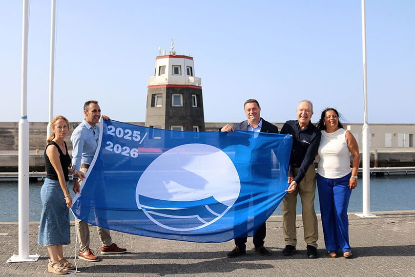 Bandera azul Puerto Calero