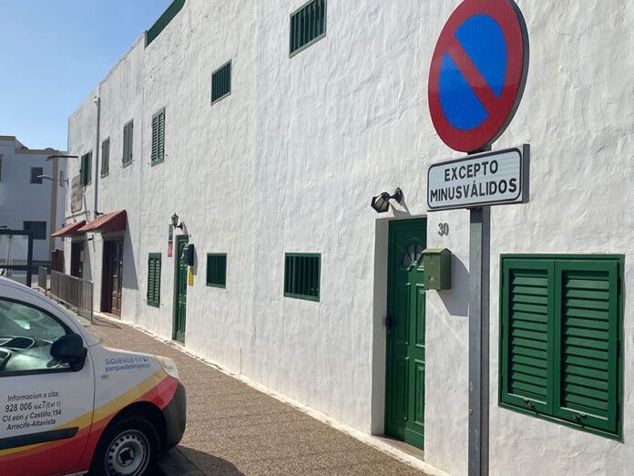 Noticias Playa Blanca | El Partido Popular de Yaiza pide que se elimine el término minusválido de la señalización vial del municipio