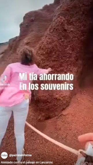 Noticias Yaiza | Un nuevo vídeo en TikTok muestra a turistas atentando contra el paisaje lanzaroteño y jactándose de ello