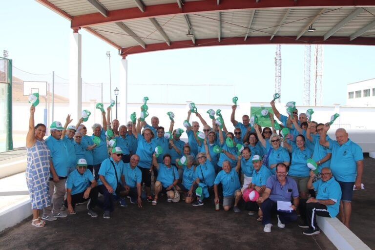 Noticias Yaiza | Setenta mayores de Yaiza animan el torneo municipal de bola canaria