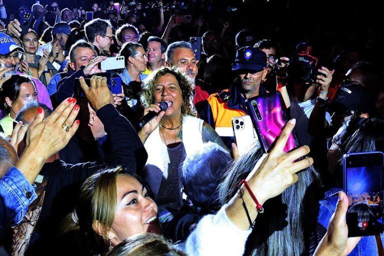 Noticias | Los Sabandeños, Olga Cerpa y Rosana ponen el espectacular broche final a las Fiestas de Los Dolores 2025