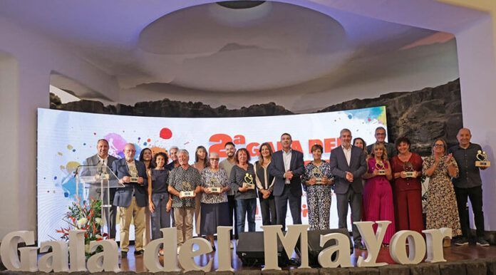 Noticias | El Cabildo rinde homenaje al compromiso y la trayectoria en la II Gala del Mayor