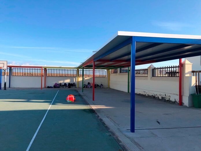 Nueva cubierta para sombra en el CEIP de Playa Blanca Noticias Yaiza | El PP desmiente a Noda y asegura que el proyecto de zonas de sombra en los colegios de Yaiza ya está en marcha