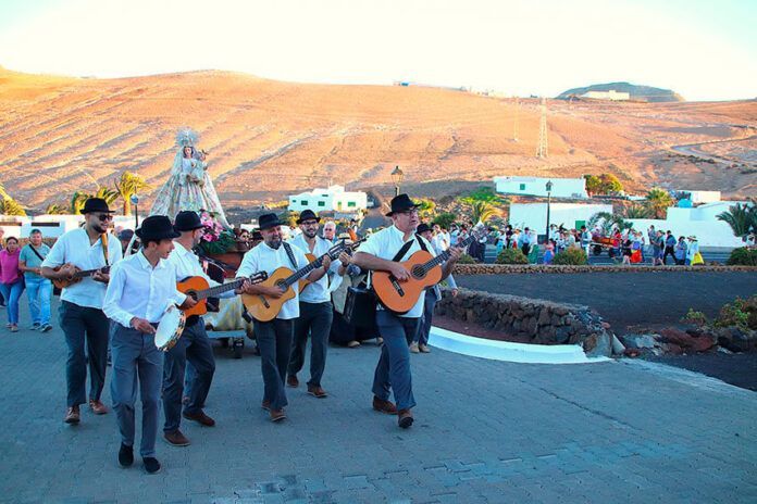 Noticias Yaiza | Femés disfruta de sus festividades del Rosario