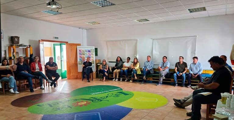 Noticias | Cabildo y ayuntamientos de la isla abordan juntos la situación del Complejo Ambiental de Zonzamas