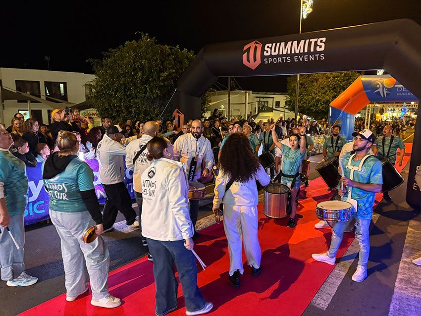 El deporte enciende la temporada festiva en Playa Blanca