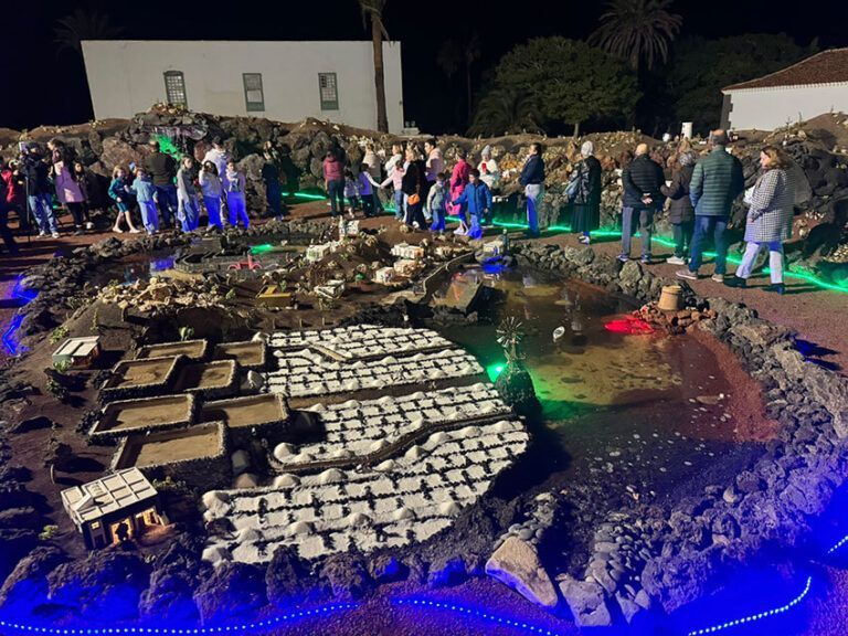 Noticias Yaiza | Yaiza impacta con su Belén, enclavado en una caldera volcánica