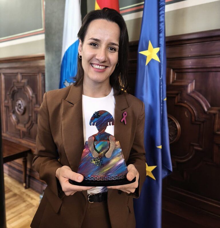 Noticias Yaiza | Yaiza exalta la trayectoria artística y el compromiso social de Cintia Machín