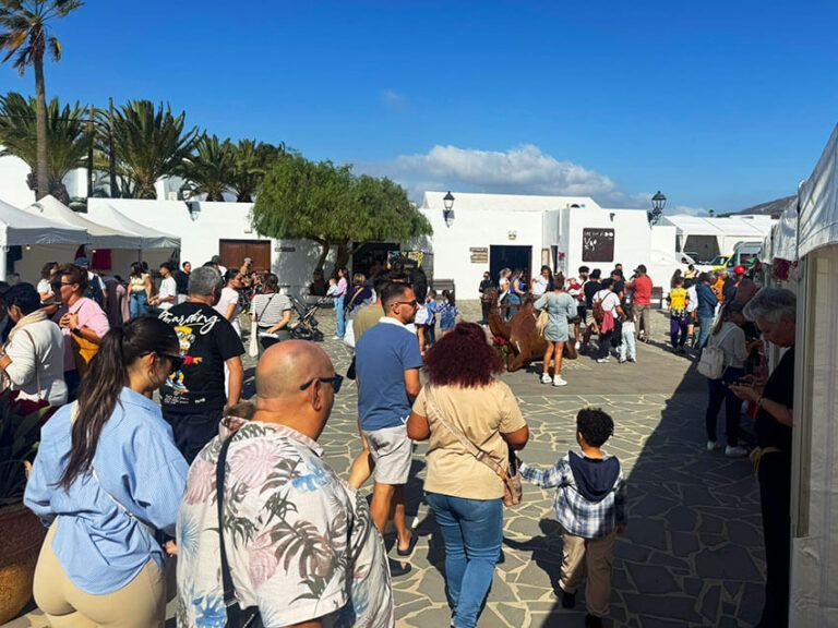 Noticias Yaiza | El programa festivo del Mercado de Uga junta a decenas de familias de Lanzarote