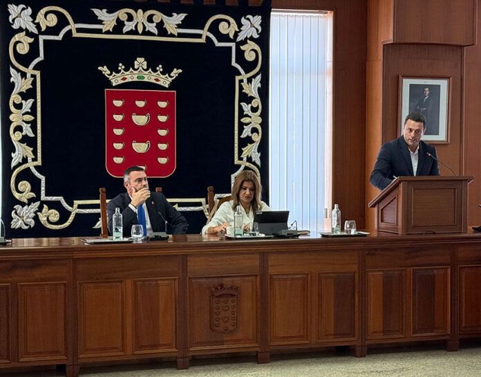 Noticias Yaiza | Óscar Noda asegura que Oswaldo Betancort “solo puede ofrecer palabras y no hechos” en el Debate del Estado de la Isla