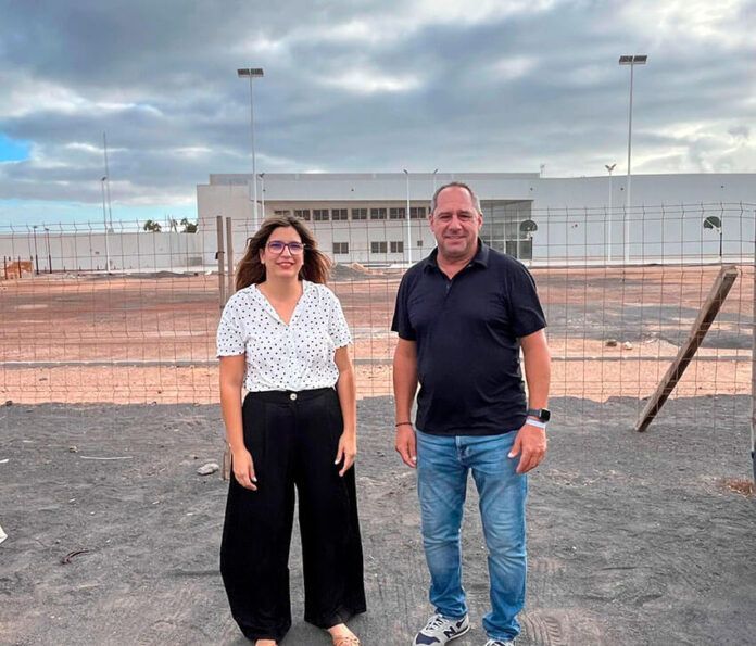Noticias Playa Blanca | El PP de Yaiza propone crear un aparcamiento moderno junto al nuevo pabellón de Playa Blanca