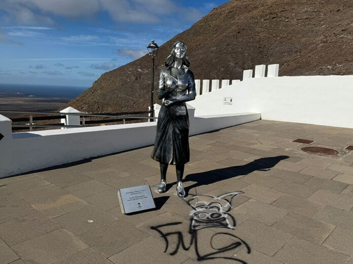 Noticias Yaiza | El pueblo de Femés y su escultura homenaje a Mararía sufren un ataque vandálico