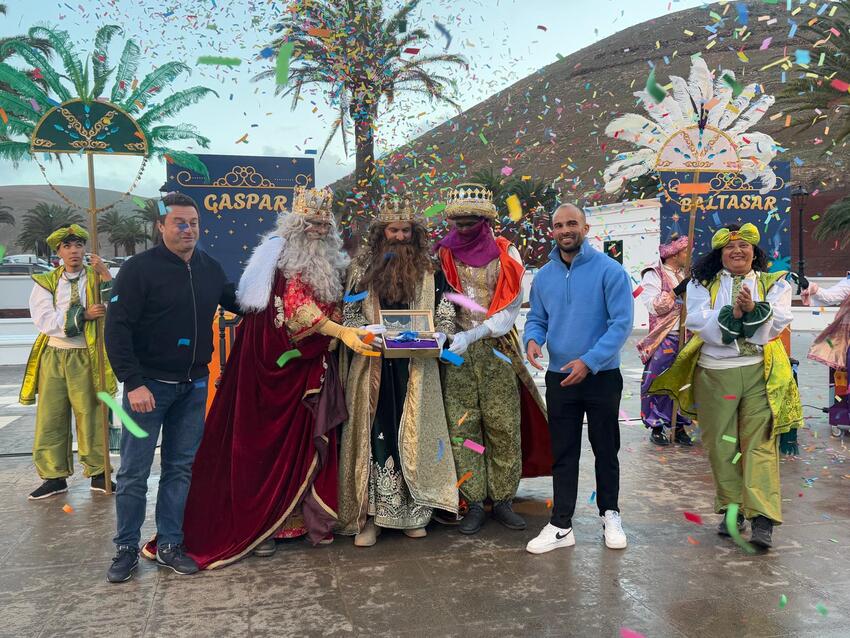 Yaiza y Playa Blanca, desatadas de alegría con la visita de los Reyes Magos
