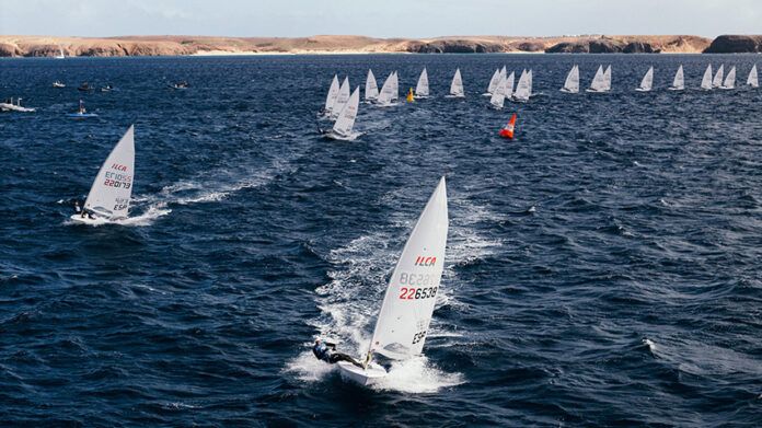 Noticias Playa Blanca | España arranca con fuerza el Mundial sub-21 de ILCA en Marina Rubicón