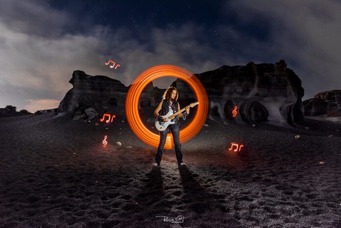 Noticias Yaiza | Rosa García Vega, conquista un certamen internacional de lightpainting con “Sinfonía de Luz”