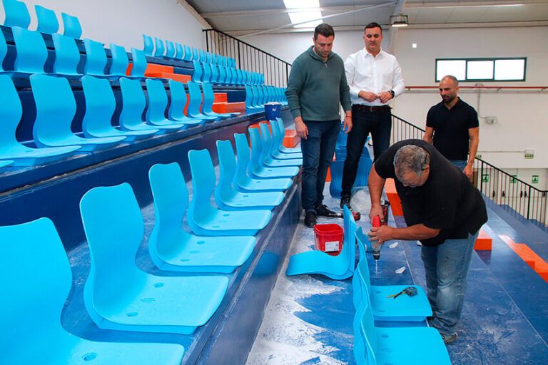Noticias Yaiza | Yaiza instala 700 asientos en las gradas del terrero municipal