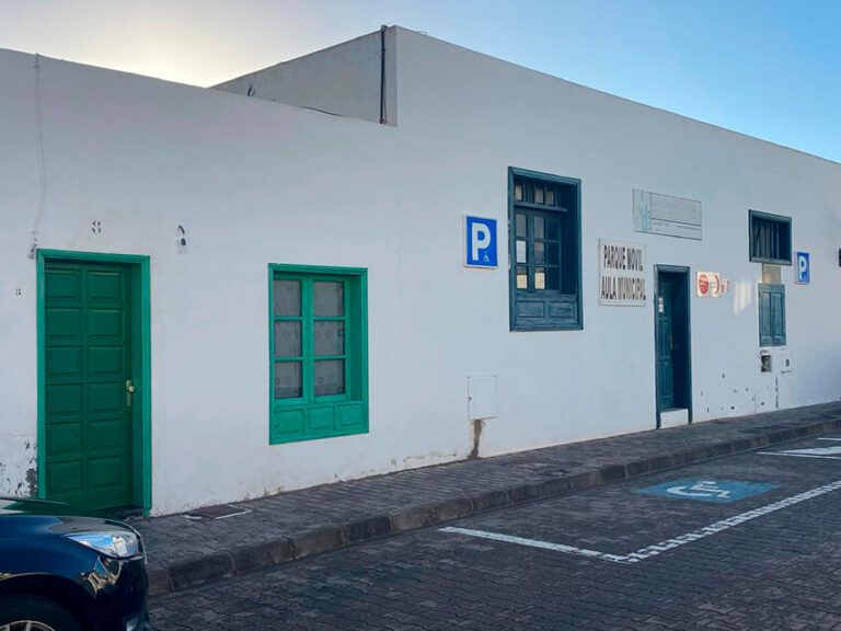 Noticias Playa Blanca | El PP de Yaiza denuncia la ocupación ilegal de un inmueble municipal con la permisividad del alcalde Óscar Noda