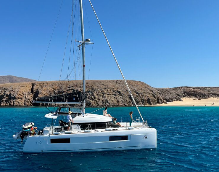 White Beach - Catamarán Lagoon 40 - Charter Lanzarote