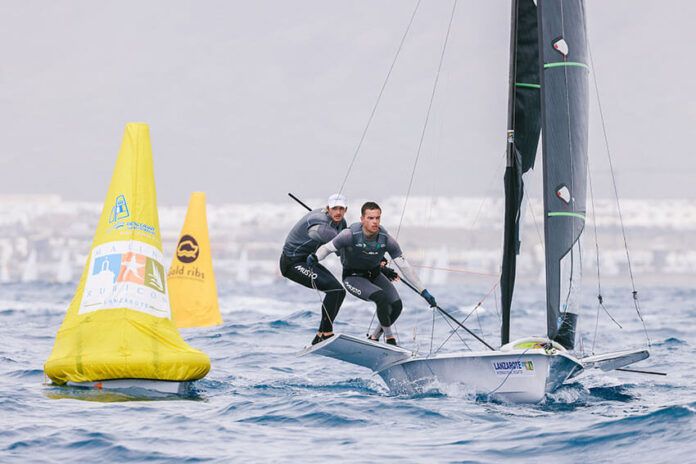 DicksonWa (IRL), primeros líderes en 49er © Sailing EnergyLanzarote Sailing Center Noticias Playa Blanca | Las clases olímpicas toman el protagonismo en la Lanzarote International Regatta