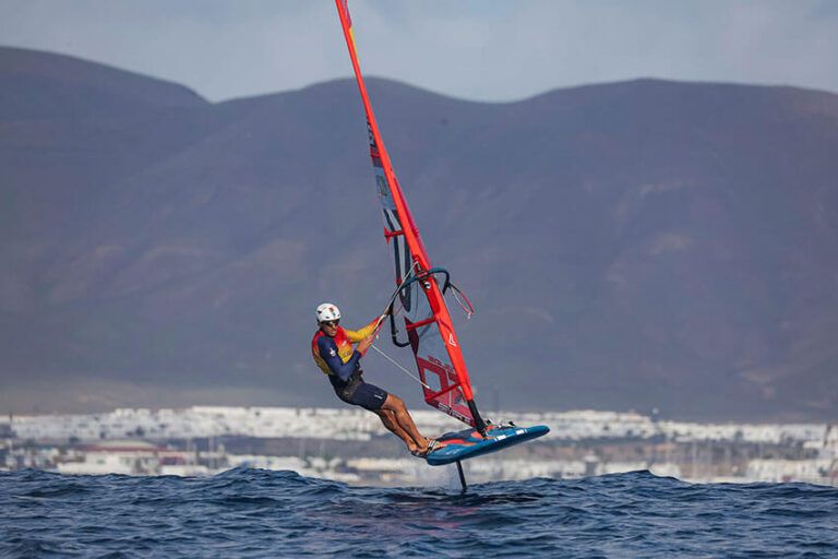 Noticias Playa Blanca | El español Nacho Baltasar, séptimo en los Lanzarote iQFOiL Games