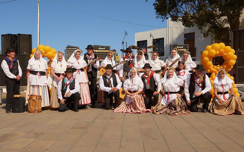 Cientos de personas conmemoran en Teguise el Día Internacional del Cáncer Infantil junto a Pequeño Valiente