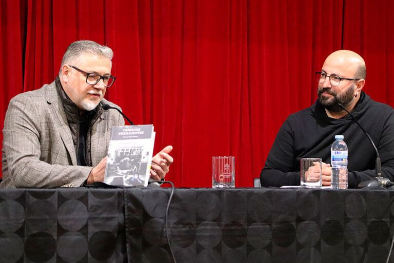 Noticias Yaiza | Víctor Bello describe sus ‘Crímenes permanentes’ como una crítica social
