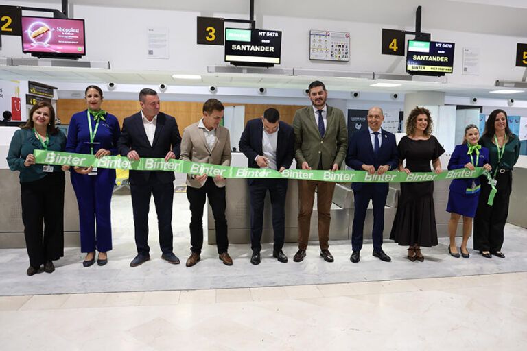 Noticias | Lanzarote refuerza su conectividad nacional con la inauguración de la ruta directa entre Lanzarote y Santander