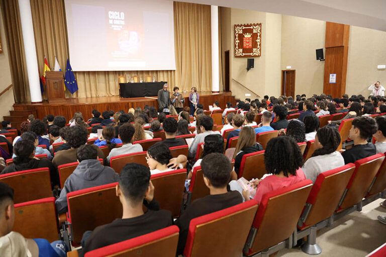 Noticias | Más de 500 estudiantes disfrutan del ciclo de cortometrajes dirigidos por mujeres para conmemorar el 8M