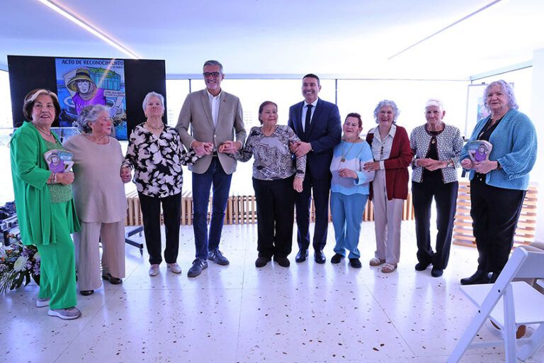 Noticias Playa Blanca | Ocho mujeres referentes de Lanzarote y La Graciosa reciben el reconocimiento del Cabildo