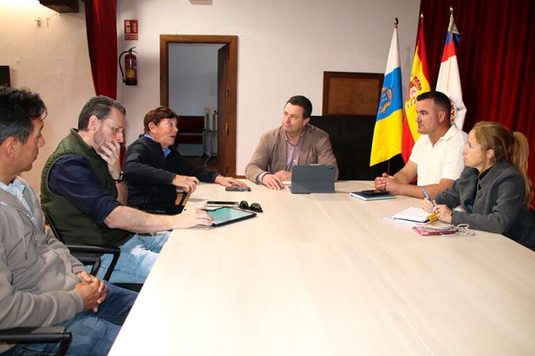 Noticias Playa Blanca | Yaiza evalúa y prioriza con Club Lanzarote las obras a ejecutar tras las fuertes lluvias en Montaña Roja