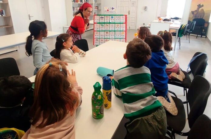 Noticias Playa Blanca | Yaiza marca la lectura como prioridad de su política cultural