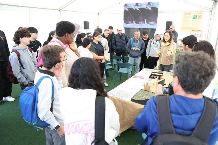 Noticias | El presidente Oswaldo Betancort comparte con el alumnado lanzaroteño la apertura de las jornadas insulares por el Día del Campo