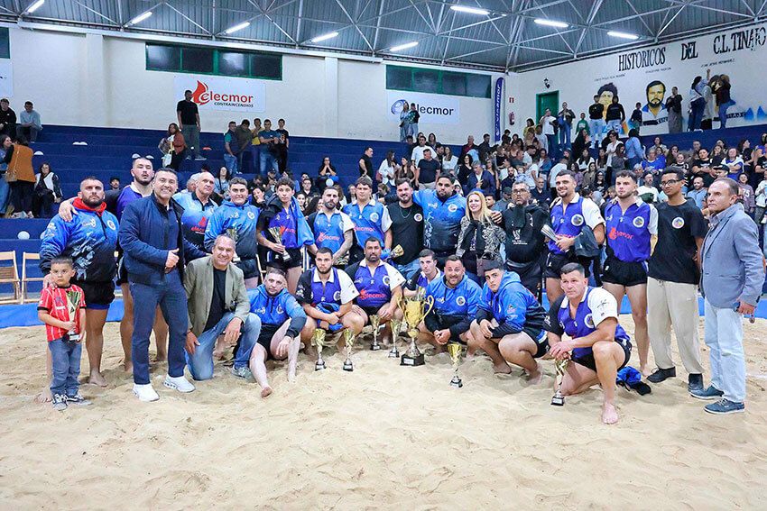 El Cabildo felicita al CL San Bartolomé tras alzarse con la II Copa de lucha corrida