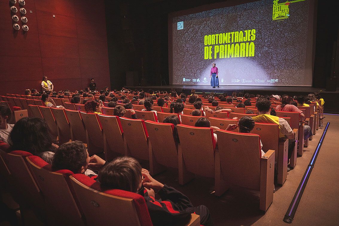 El Festival Internacional de Cine de Lanzarote llena de peques y adolescentes El Salinero con su selección de cortos para Escolares