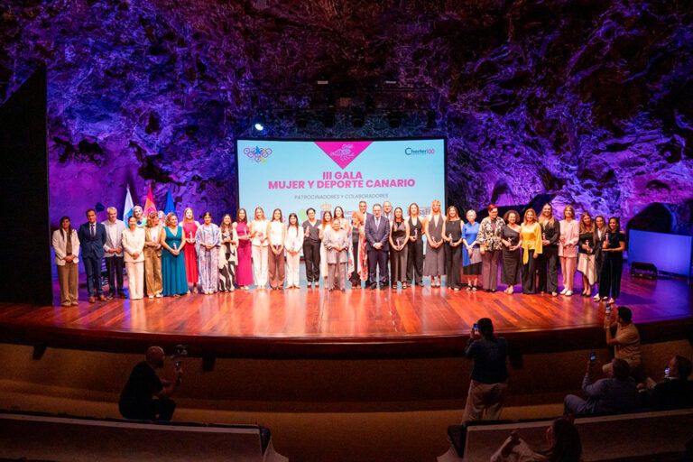 Noticias | Canarias reconoce en Lanzarote a una veintena de referentes del deporte femenino