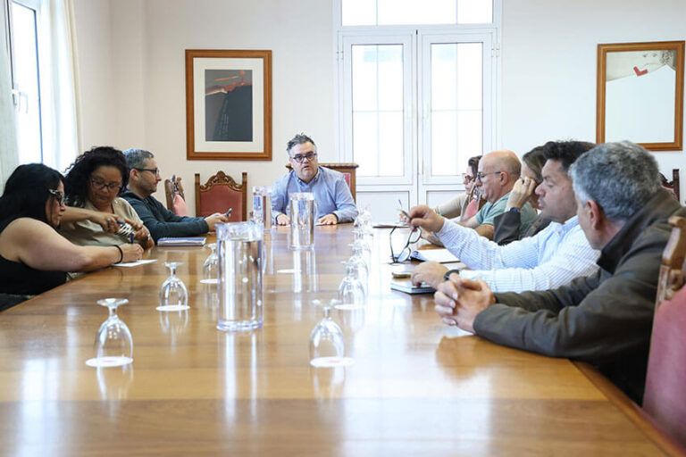 Noticias | El Área de Bienestar Animal del Cabildo coordina acciones con los ayuntamientos y presenta nuevas iniciativas insulares