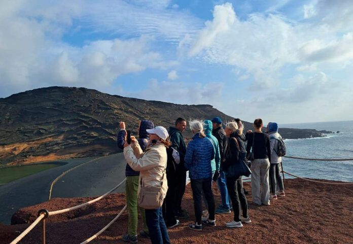 Taller-de-fotografía-con-Gustavo-Medina Noticias Yaiza | El Golfo inspira la mirada sabia de los mayores de Yaiza