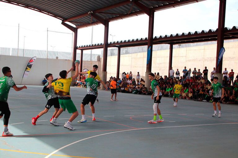 Noticias Playa Blanca | Yaiza felicita al Club Ajaches por el “éxito organizativo” del Torneo Balonmano de Semana Santa