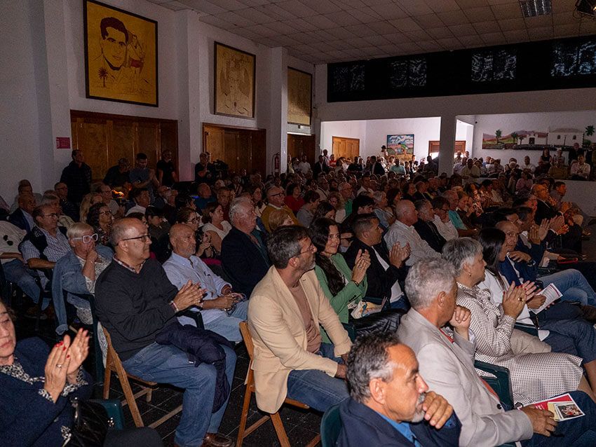 Lanzarote arropa la memoria de Juan Santana en un emotivo homenaje celebrado en Máguez